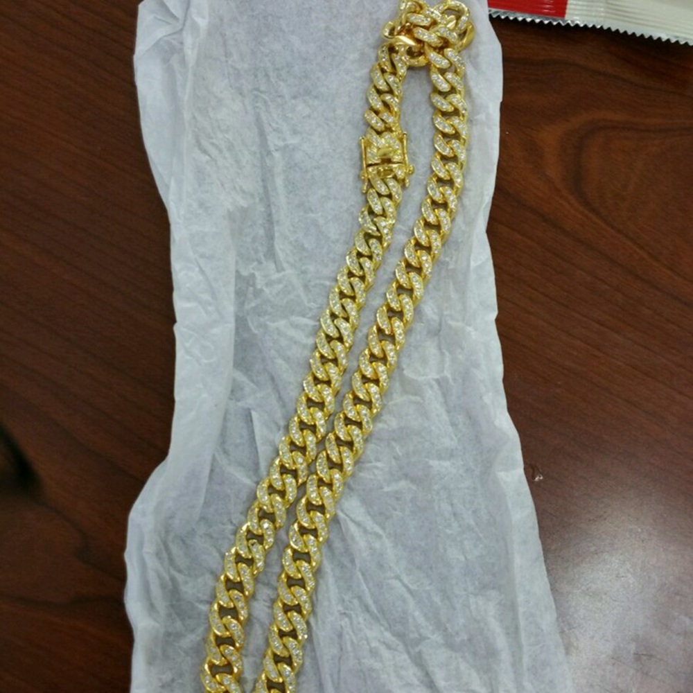 Solid authentic style Miami Cuban w lab made diam